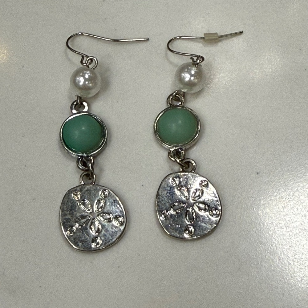 Sand‎ Dollar Dangle Drop Earrings Faux Pearl Green Stone Silver Tone